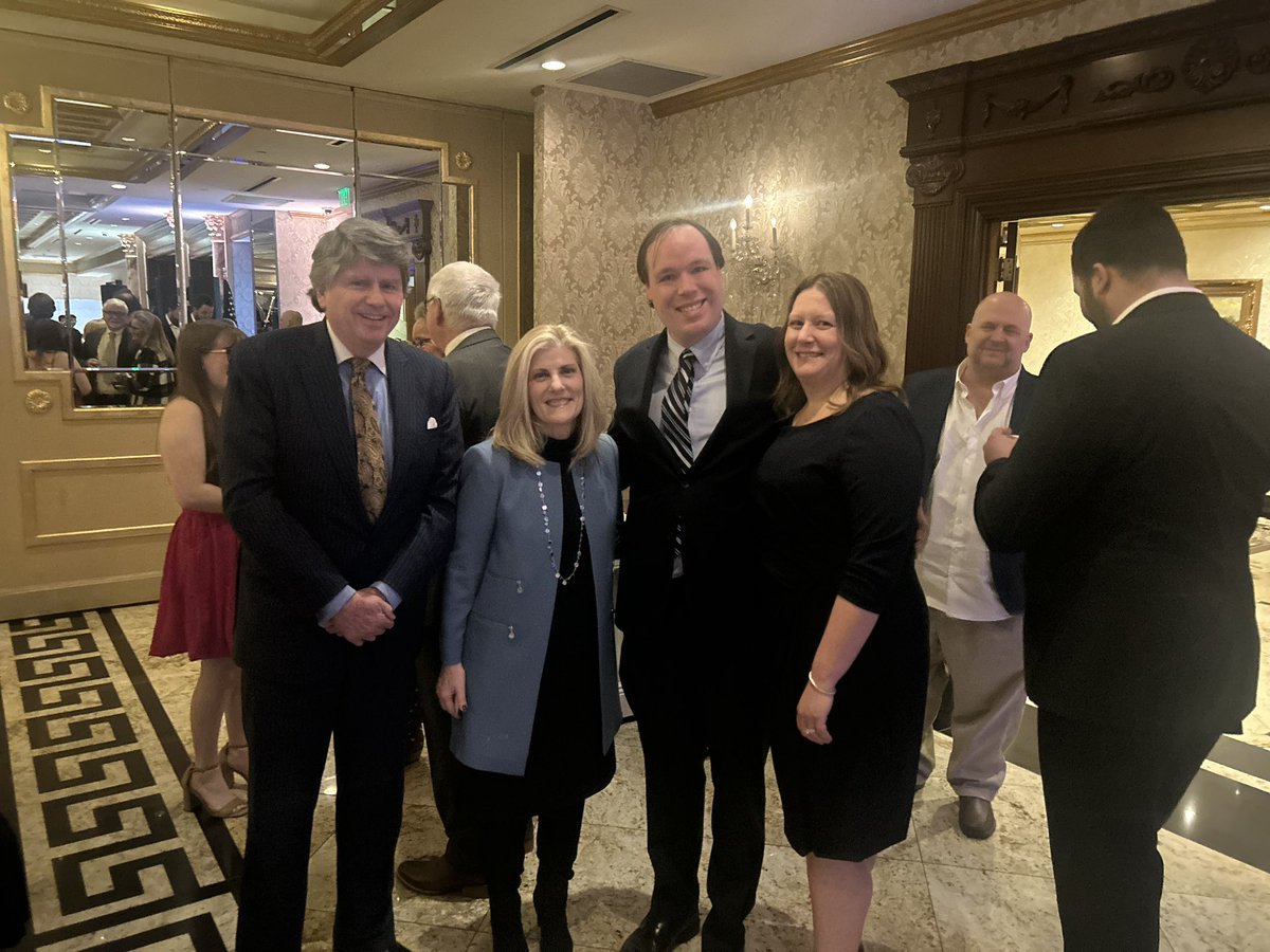 sencorrado's tweet photo. Last night, I attended the annual Franklin Lakes Volunteer Ambulance Corp Installation Dinner! It’s always my honor to support our volunteer first responders.

Congratulations to all the newly installed officers and thank you for all you do to keep us safe! https://t.co/c6IFOF8AKu