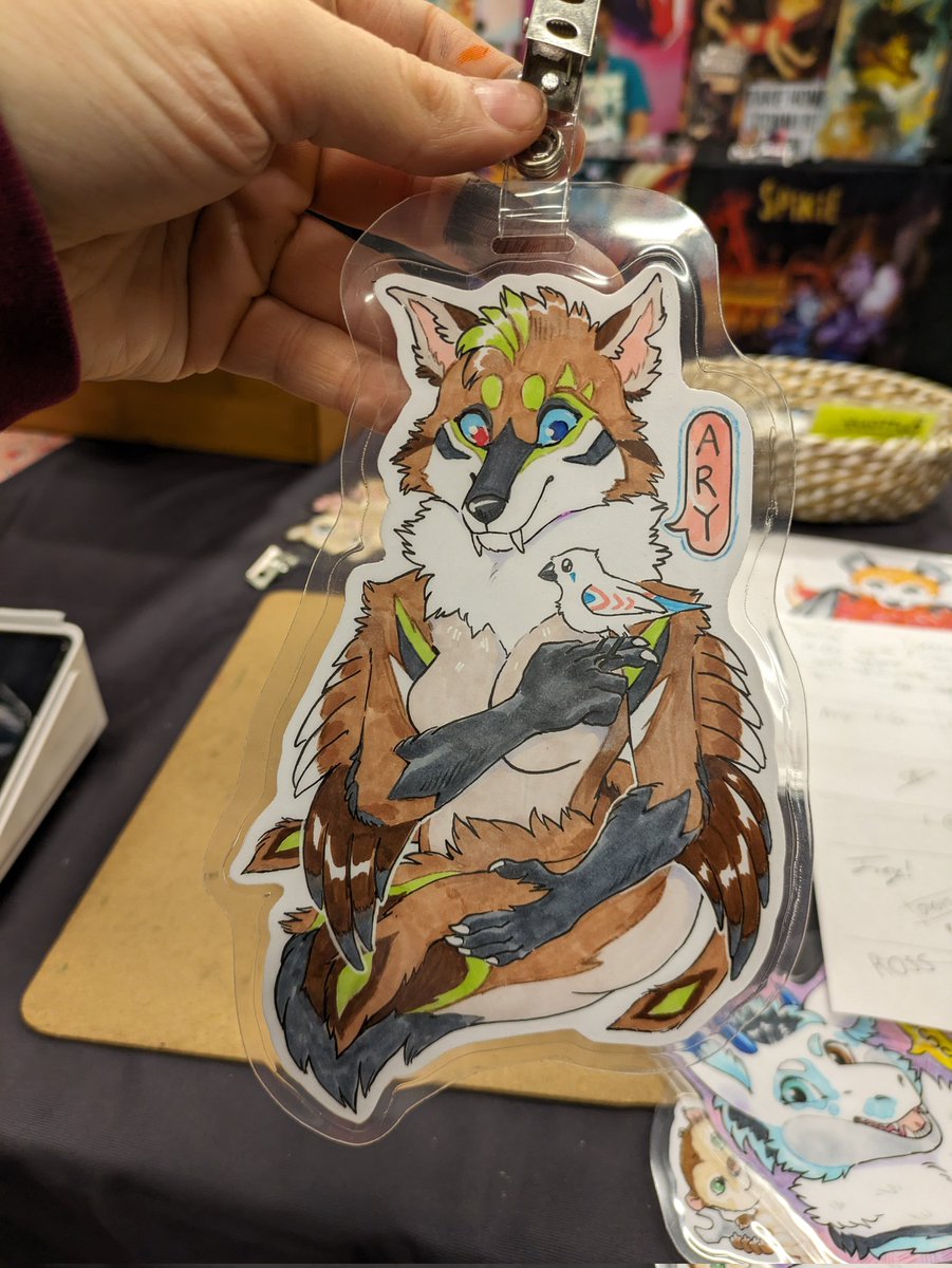 Wooperworks's tweet photo. Further Confusion Day One! It's my first time at this con and so far it's been a positive experience. I especially love California in January! Better than the negative temps back home lol (1/2)
#furtherconfusion #furtherconfusion2024 #FC2024 #conbadges #furryart #furryconvention https://t.co/ANQN0CXThr