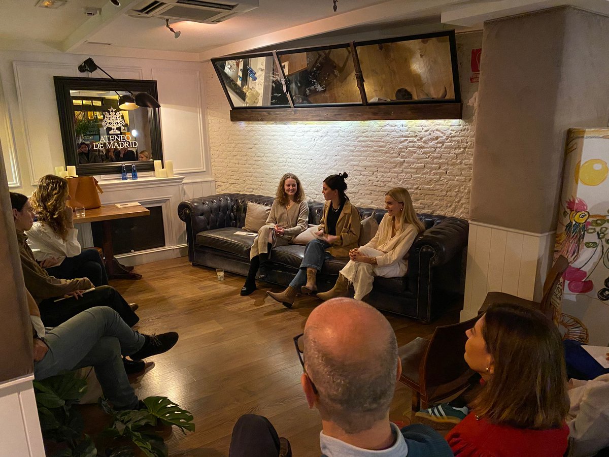 Café Universal tweet media