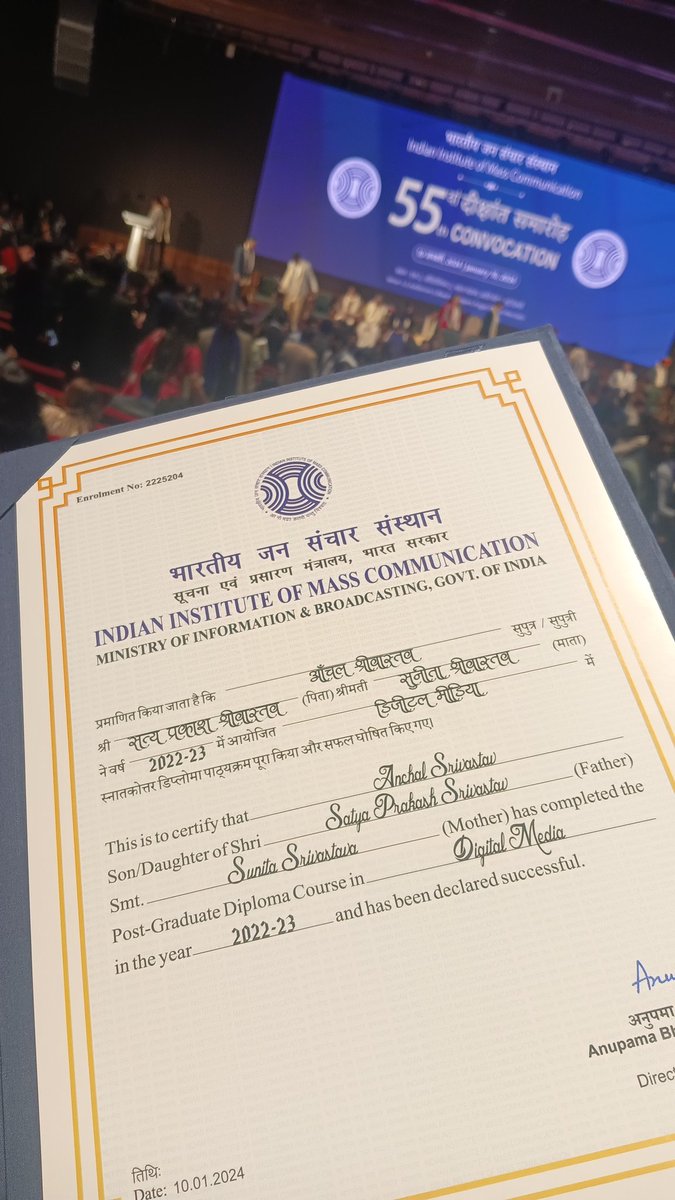 AnchalSriii's tweet photo. ~ सपना था, जी लिया ~
Thankful for the journey, experience, friends and teachers who helped me to make it through it all. Grateful Hearts ✨
🌻
#iimcconvocation
@IIMC_India @iimcjammu https://t.co/tI4vtZCZ0V