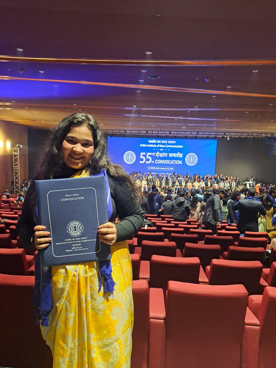 AnchalSriii's tweet photo. ~ सपना था, जी लिया ~
Thankful for the journey, experience, friends and teachers who helped me to make it through it all. Grateful Hearts ✨
🌻
#iimcconvocation
@IIMC_India @iimcjammu https://t.co/tI4vtZCZ0V