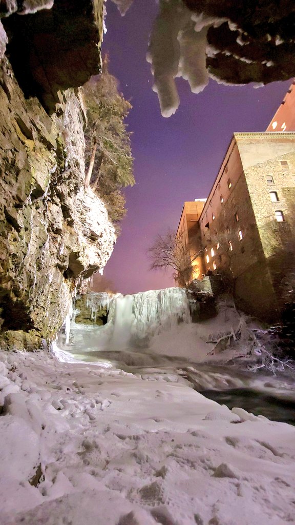 mvinge's tweet image. Vermillion Falls fightin' hard to keep flowin' -7°F/-31°F last night 🥶🧊❄️ #mnwx