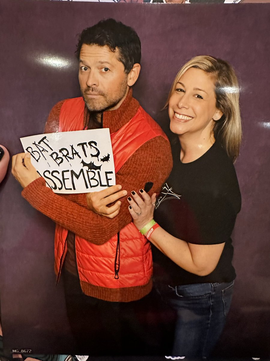 LavenderBlack's tweet photo. Great, now I’m back in my #CWGothamKnights feels again 🥹 I miss my #BatBrats assemble battle cry every Tuesday 🦇 https://t.co/M5bOGKoBLe