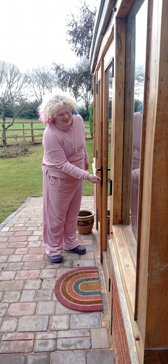 One of the most important things  that too many of us take for granted. 

A key to your own front door.

I cant share any more pics of the amazing home because Beth wants to be left to quietly get on with her new life. Rightly so

I've got a bit more time to help others now.. X