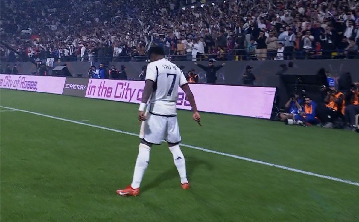 Luiz08tk's tweet photo. O herdeiro de Cristiano Ronaldo.

Vinicius Júnior é muito diferenciado. https://t.co/yQBTDHy62z