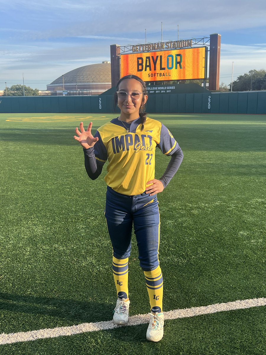 What a camp experience !!!! Thank you @coach_diaz22 for the invite. Gained lots of insight of college life from players and coaches. Received great instruction plus understanding of the game I love 🥎 @2k9IGNational @jazzvesely @BaylorSoftball @bh_softball