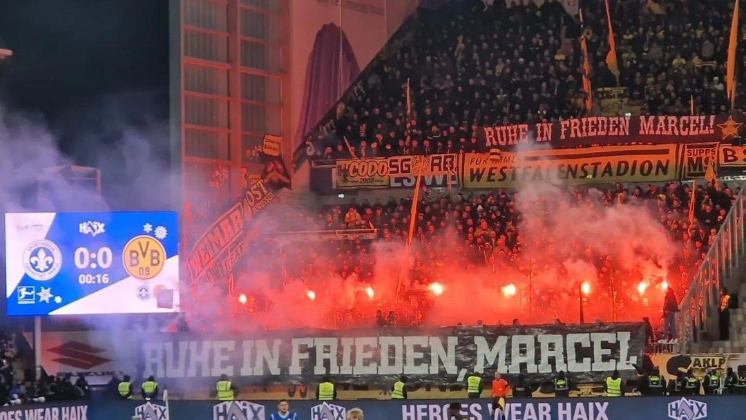 ultras1899_'s tweet photo. Darmstadt - Borussia Dortmund #gasteblock #ultras #BVB #BorussiaDortmund Message en hommage à #Marcel, un ultra de la #Südtribüne, récemment décédé #D98BVB (13.01.24) https://t.co/dtak1s6xmr