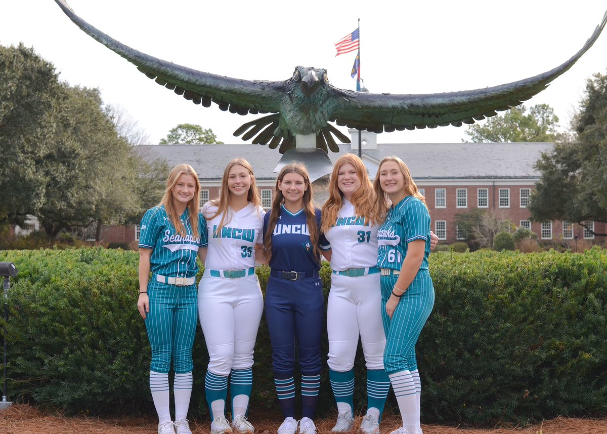 ‼️Official visit weekend‼️Loved getting to spend time with my future teammates in Wilmington! <a href="/UNCWsoftball/">UNCW Softball</a> <a href="/Spersy26/">Sierra Persinger</a> <a href="/CamdynStuffel/">Cammie Stuffel</a> @cromer_red30 <a href="/YatesAddi/">Addi Yates</a>
