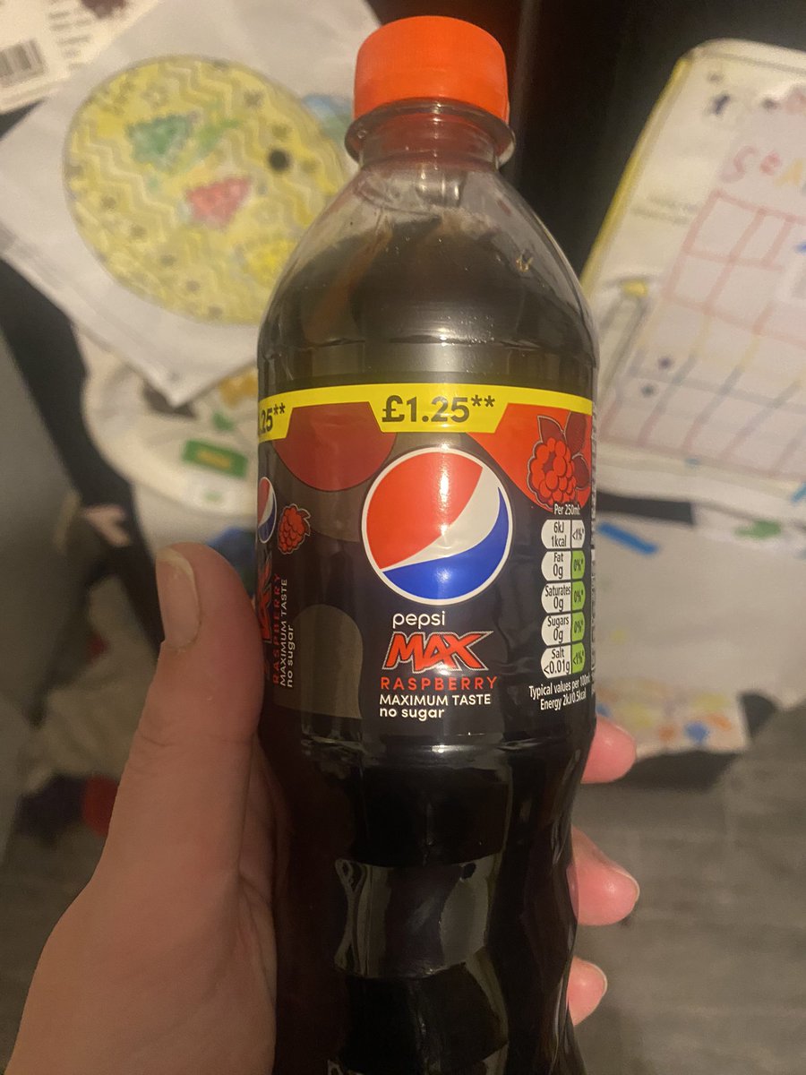 sofieeee's tweet image. Just found the holy grail in my local shop. Oh how much I have missed thee 😭😭 @PepsiMaxUK #bringbackraspberrypepsimax