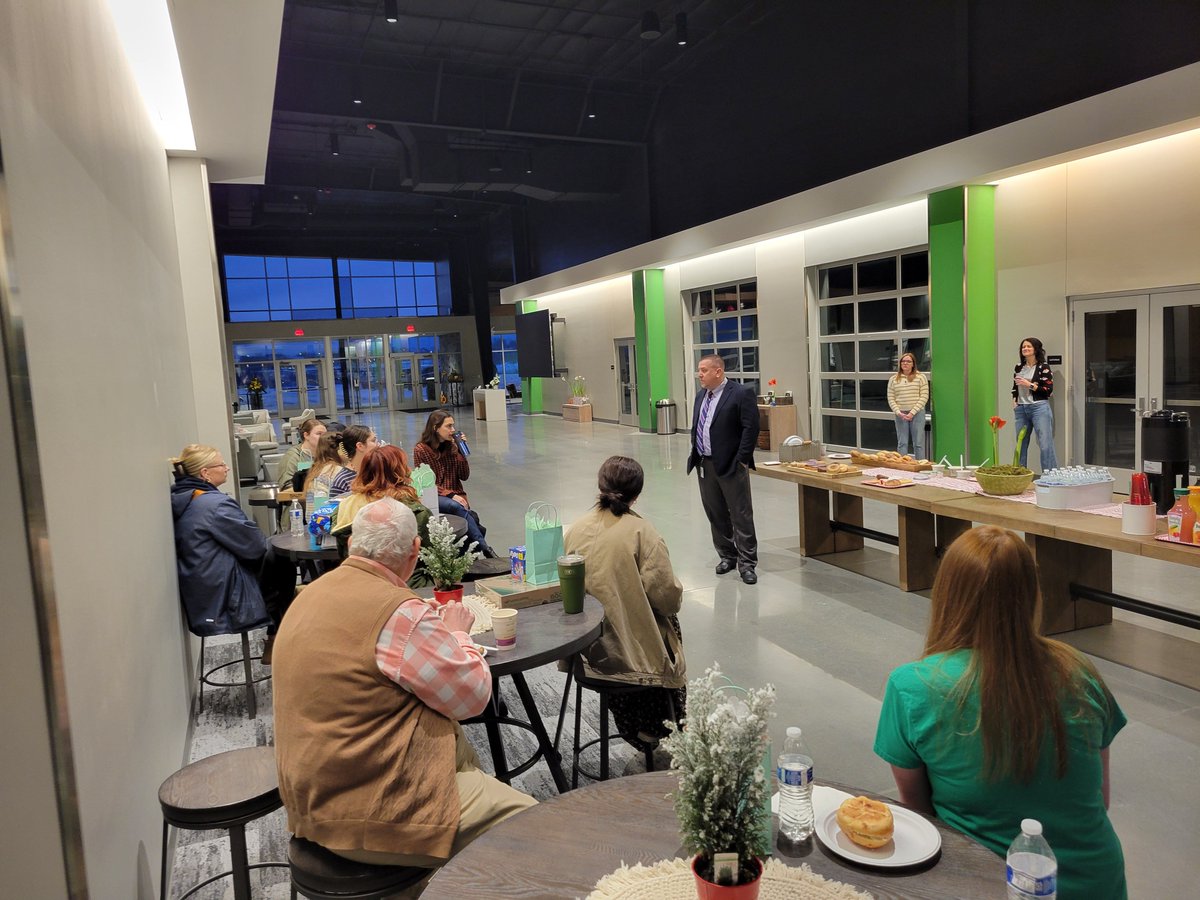 GPSDistrictNE's tweet photo. A huge thank you to Journey Church for graciously hosting a delicious breakfast for our newly hired teachers at Gretna Public Schools. Your warm welcome and support mean the world to us as we begin a journey together. https://t.co/TxDgv0Szdm