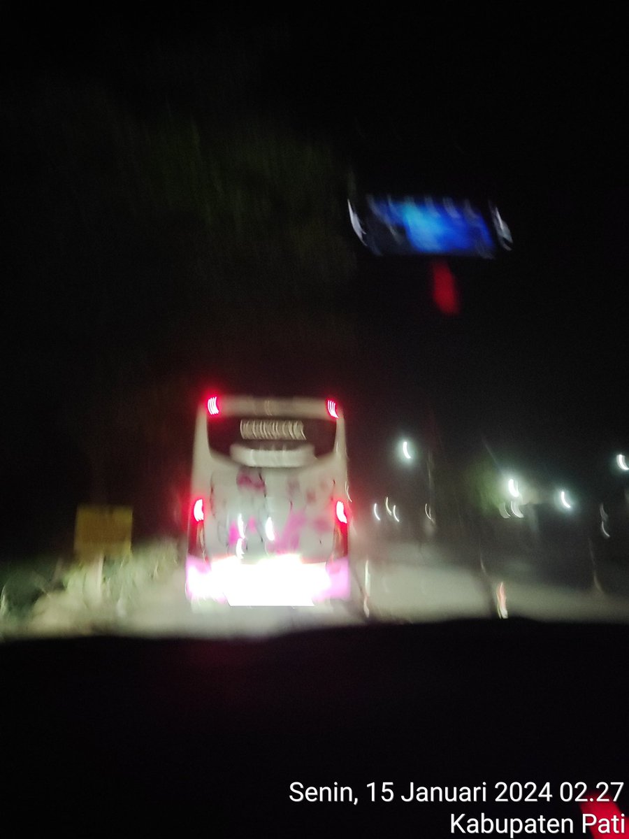 menikmati jalan macet