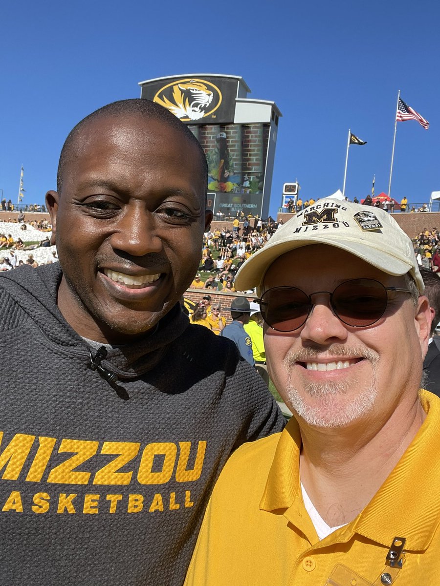 ThirdEd's tweet photo. @MizzouHoops @coachdgates Happy Birthday @coachgates ! https://t.co/yIYONkPXb0