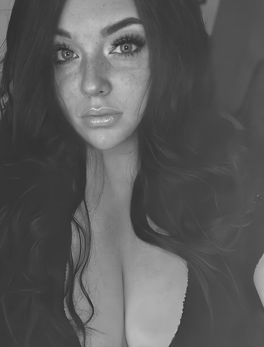 I never selfie anymore so you better appreciate this 🤪