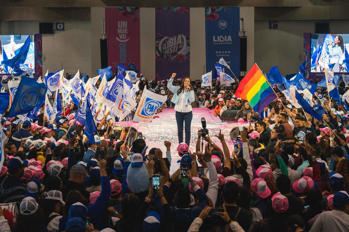 LibiaDennise's tweet photo. ¡Ustedes son el entusiasmo de este proyecto! ⚡️

La juventud no nos deja de sorprender, con su talento, su energía y entrega, y lo pudimos vivir en el #LibiaFest. 🎉💙💪🏼 

Proceso Interno de Selección de Candidaturas, dirigido a los militantes y simpatizantes del PAN. https://t.co/aPWojNbqFr