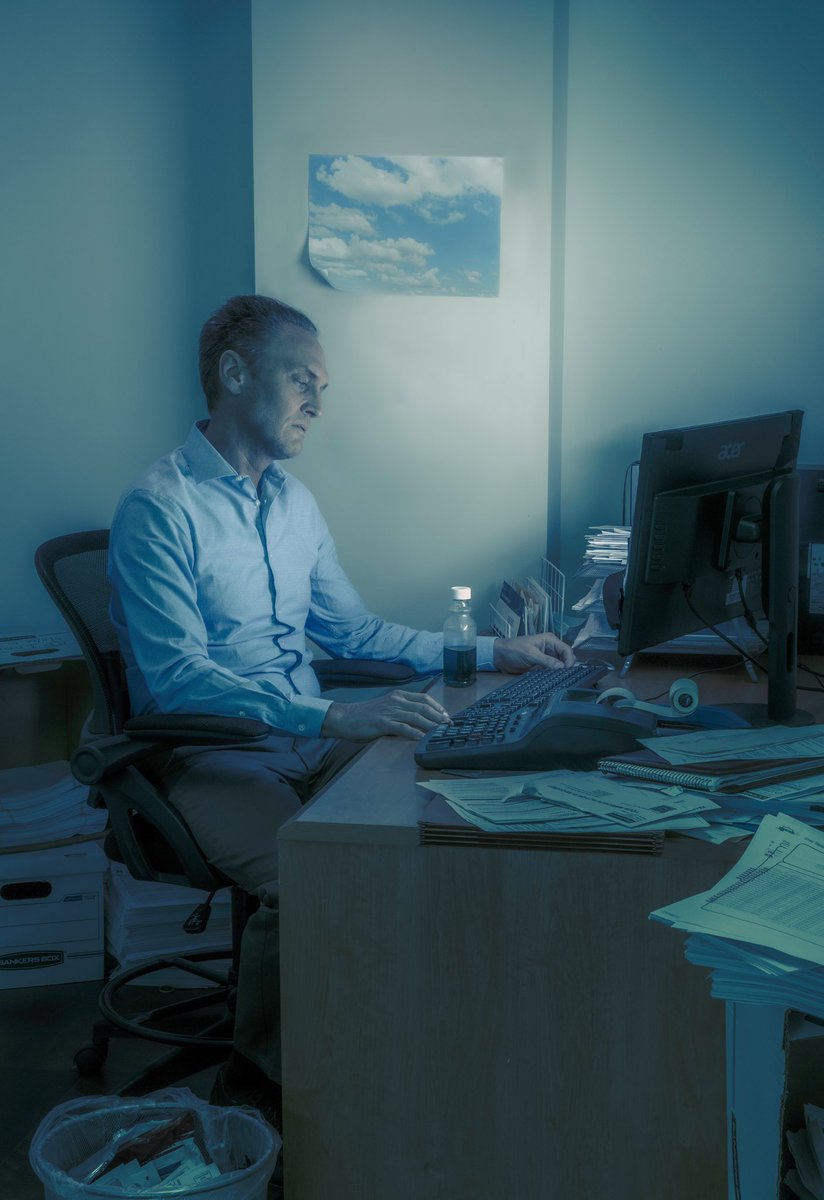 windowless office https://t.co/8NX6wNeNUG
