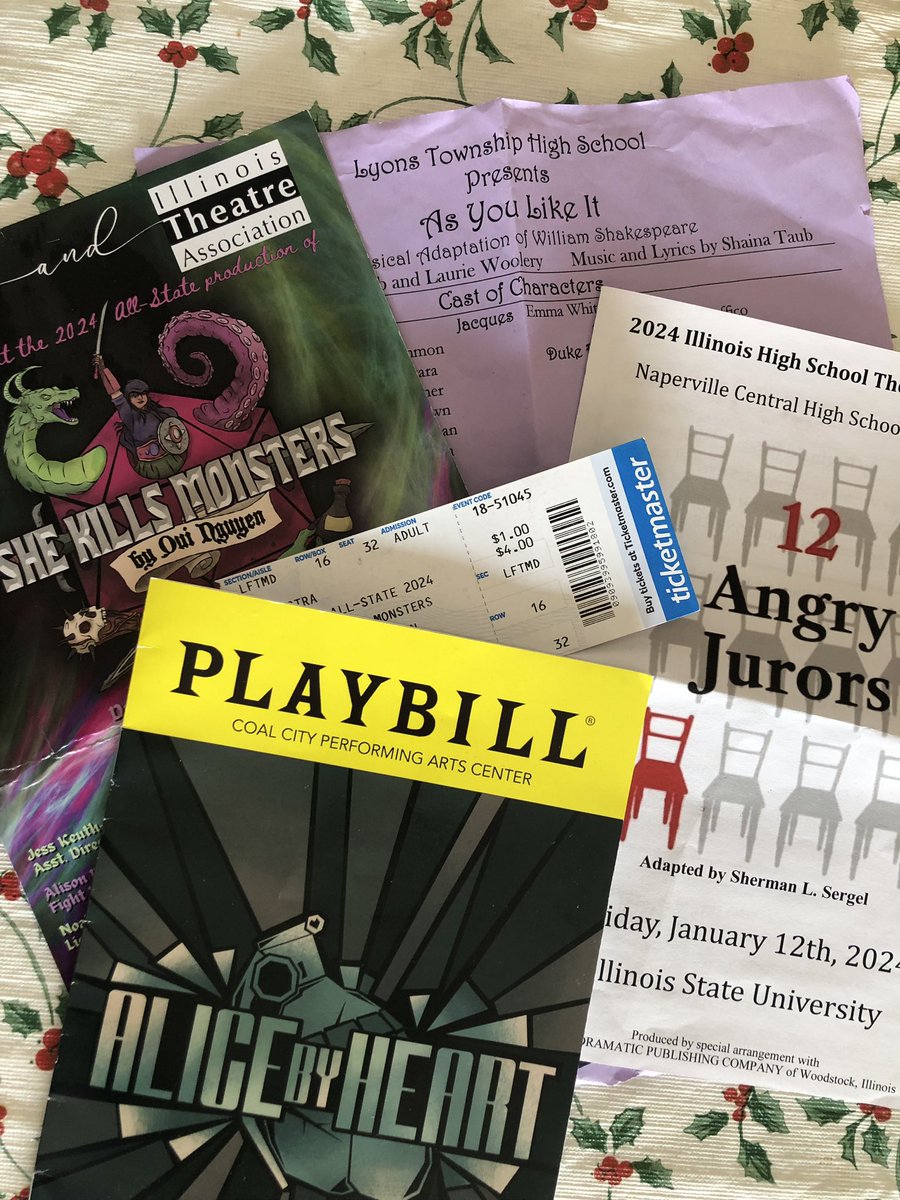 stviatortheatre's tweet photo. This weekend, our Theatre II &amp; Theatre Outreach classes trekked down to ISU for our first ever Illinois High School Theatre Fest! We had a blast attending lots of workshops, performances, and communing with other theatre departments from all over the state! ❄️🎭❄️ @ihstf https://t.co/JECZiMP0Tn