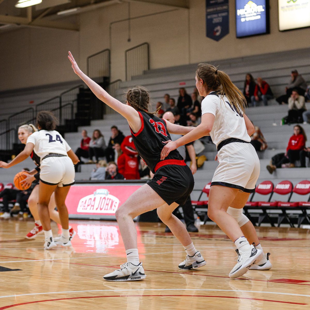 MSUM_WBB's tweet photo. πΈ reπ§’ from last nights win against USF
#msum #wbb #rolldrags #winning #photorecap #basketball https://t.co/Xrj6B9yhOU