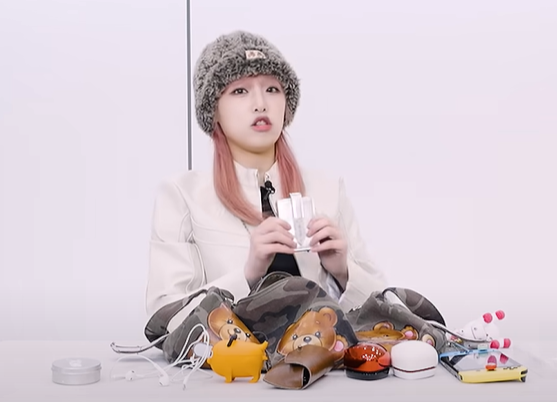 outfitsofgg's tweet photo. #YENA's good morning routine 🌅

from #MatinKim:
▫️ white leather jacket
https://t.co/QzhmBLgHy3
▫️ silver chain wallet
https://t.co/NFL20pxO9I

🏷️#oogg_YENA ; #oogg_MatinKim ; #GOOD_MORNING

📺https://t.co/jzY7f4AZTR https://t.co/sv4SazEQr3