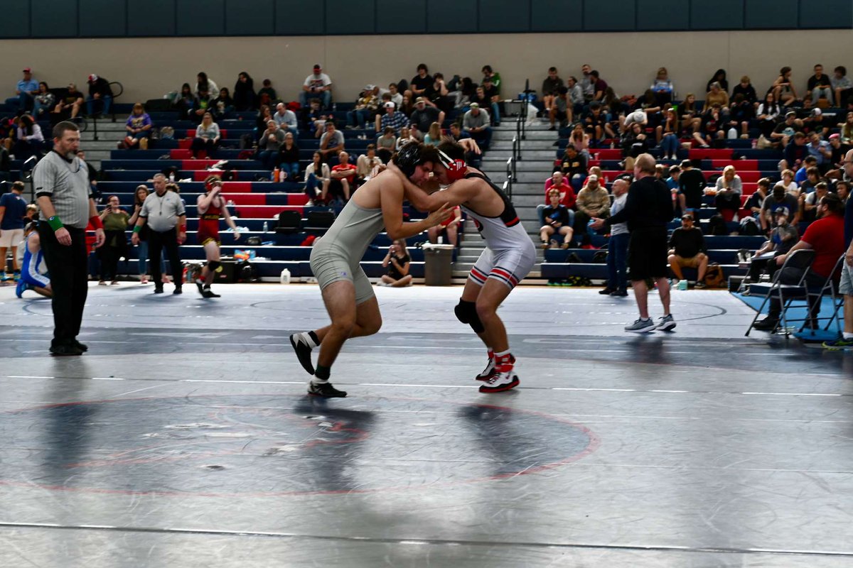 BrodySwitzer2's tweet photo. Great time at fivay falcon duals 8-0 https://t.co/9clfqNM5Ac