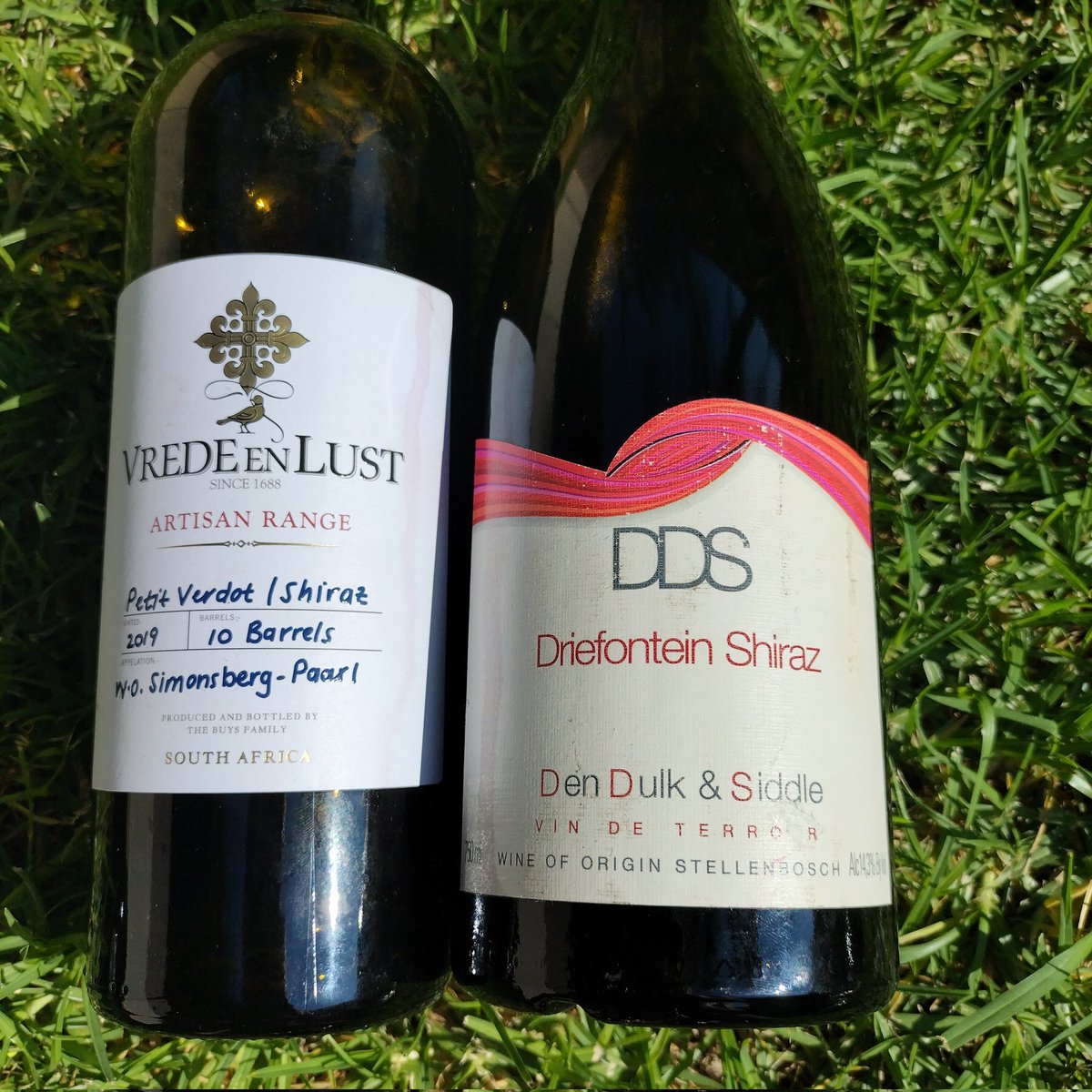 cluelesswineguy's tweet photo. Yesterday we did something Odd!! We did a @checkers_sa Odd Bin wine tasting. I was pleasantly surprised by them! My favourite was the 426 White Blend. It tasted like a Chardonnay to me. 

After that we opened some more wine. Because what pairs better with wine than more wine!! https://t.co/VuuoxKsK8r