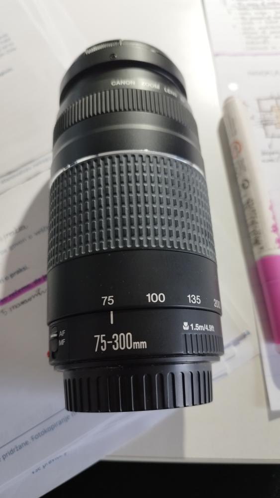 konjos's tweet photo. [OGLAS] Frendica prodaje Canon 1100D s dva objektiva, kit (18-55) i 70-300. U top stanju. 

Cijena kompleta 350 eura.

Jako bih vam bio zahvalan za RT ❤️ https://t.co/kszl4Uxg93
