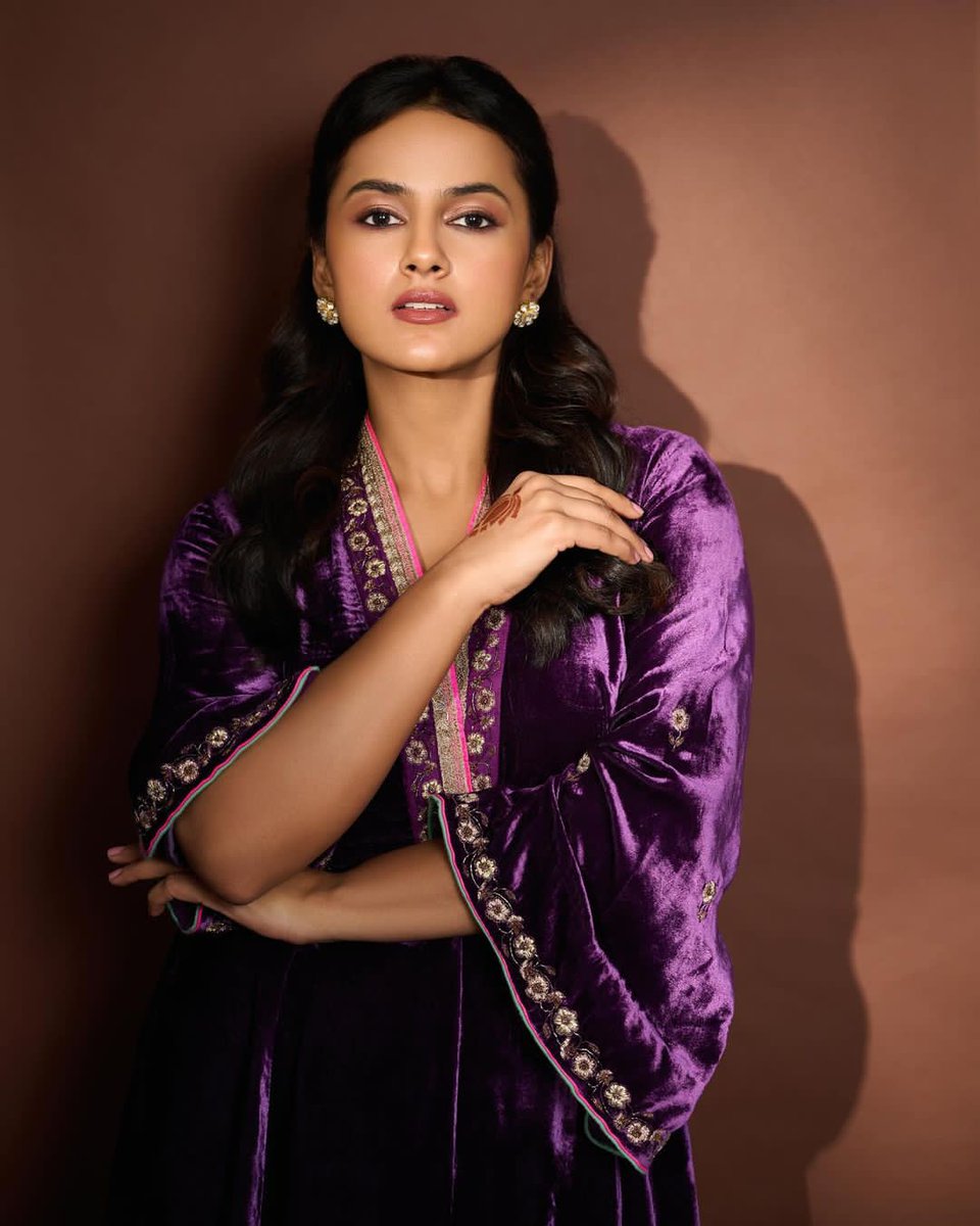 ravyscinema's tweet photo. Actress #ShraddhaSrinath 
#RavysCinema https://t.co/RyghUlvGGJ
