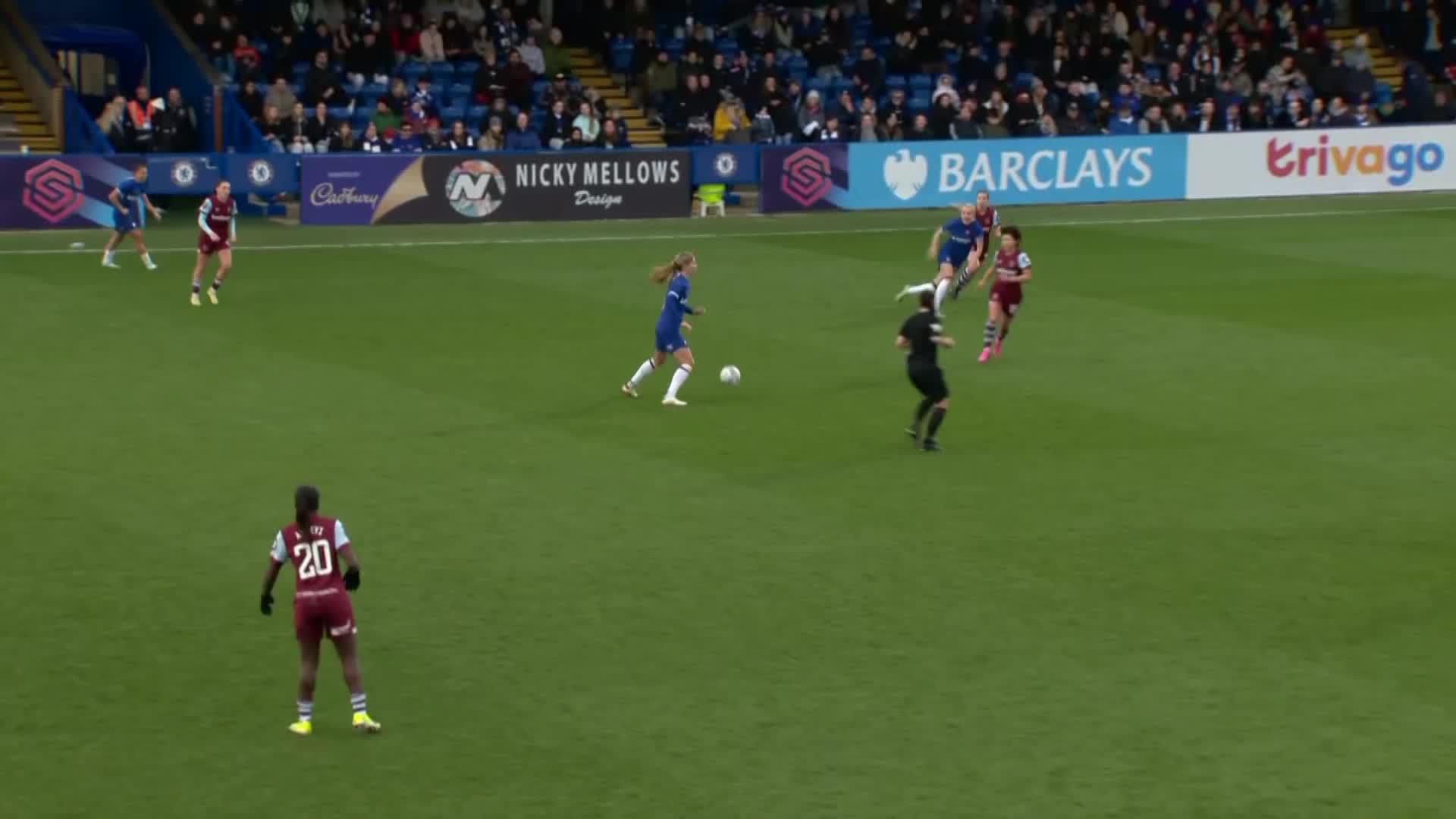 Nüsken taps in at the back post to finish a special @ChelseaFCW move 😮‍💨#AdobeWomensFACup