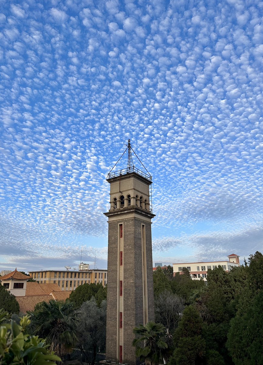 fadou's tweet photo. The cloud of #Kunming https://t.co/stJBtKTsoq