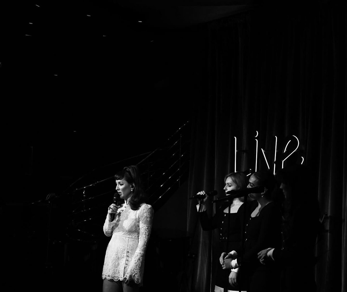 soundslikerara's tweet photo. Thank you to everyone who came to listen to the story of my life so far through my songs last night @pizzaexpresslive #ThePheasantry, for making this a sell out show, for your support &amp; the beautiful comments. It means more than you know. 🤍 #LoveLookAfterMe https://t.co/yvPlR8ZWRL