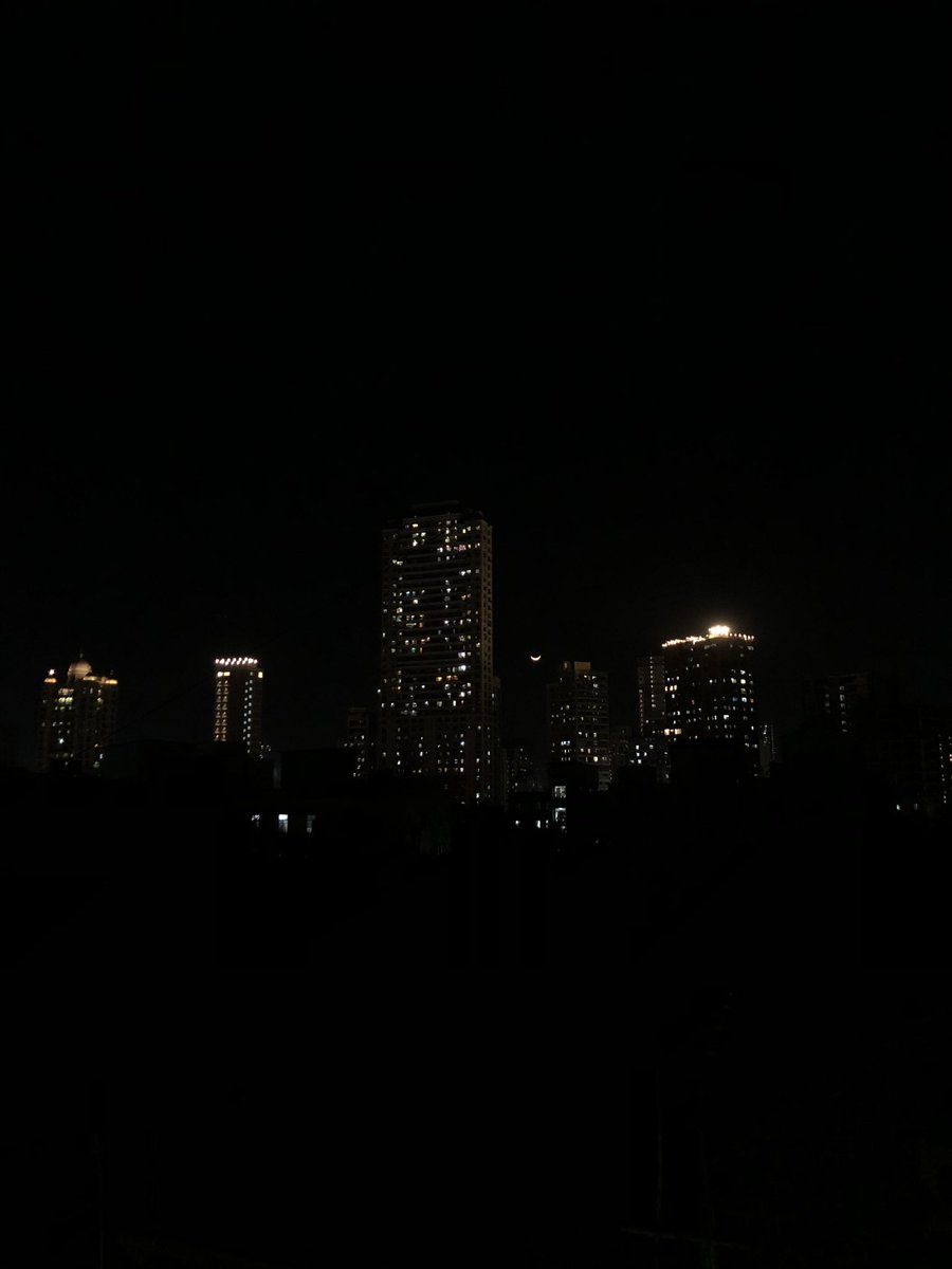 samruddhix's tweet photo. how i love the moon https://t.co/20Bi4qB7MO