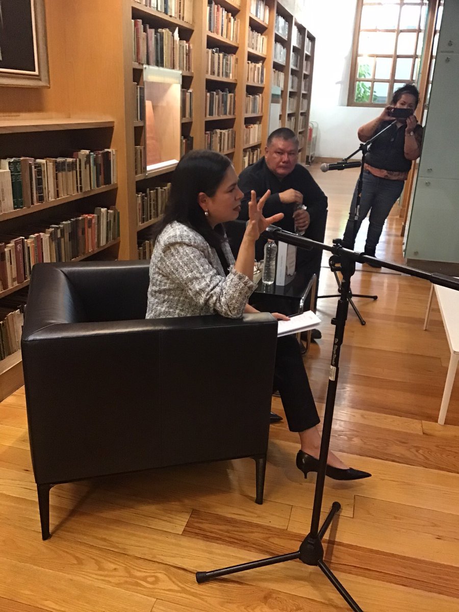 Hoy la sala de lectura fue con Gabriela Riveros <a href="/gabyriverose/">Gabriela Riveros</a> quien después de una investigación profunda, consultando los documentos originales escritos por Lumbroso y por el Santo Oficio, dió origen a esta magnífica novela.
#LeoConElOnce 
<a href="/migueldlacruz/">migueldelacruz</a> 
#OlvidarásElFuego