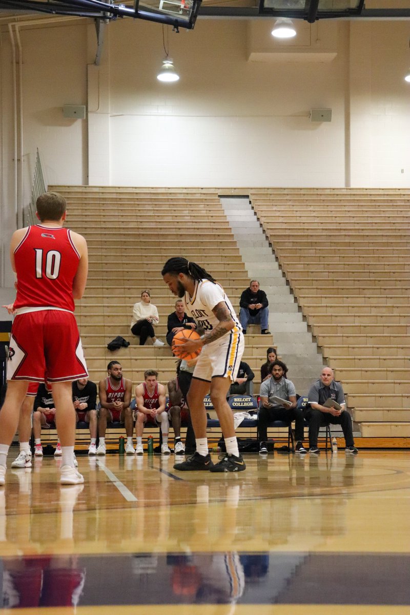 BeloitBucs's tweet photo. On the road again! 

The Bucs head down to Knox College for a MWC double-header! 

⏰ M| 1pm W| 3pm
📍 Memorial Gymnasium | Galesburg, Ill. 
M📊 https://t.co/G3jHTSMUYQ
W📊 https://t.co/PBtscL182i
📹 https://t.co/plS2A50DXS https://t.co/6hIeischIN