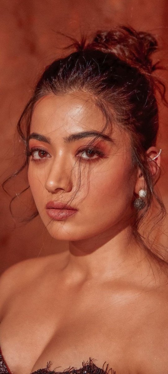ravyscinema's tweet photo. Actress #RashmikaMandanna 
#RavysCinema https://t.co/f4zxsjUour