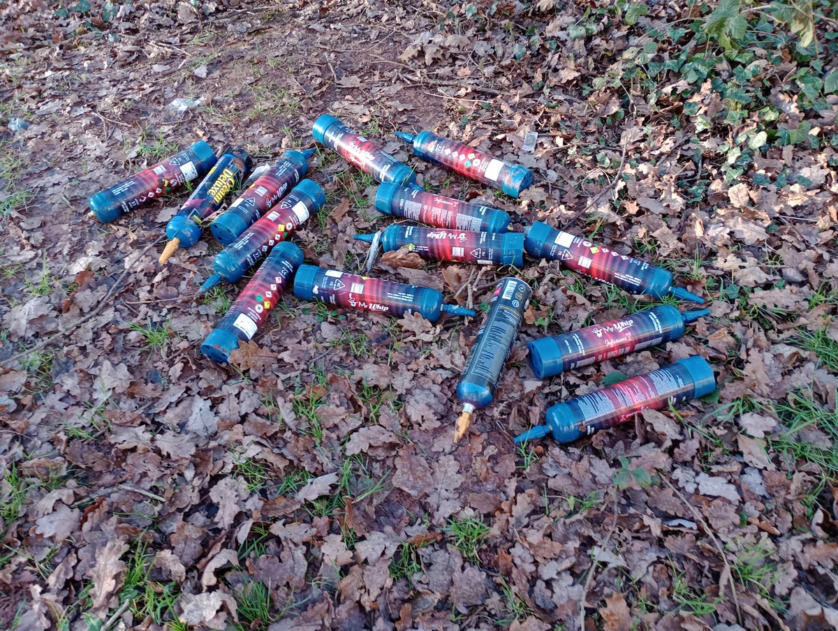 Julie27Rose's tweet photo. A busy morning litter picking, 34 bags between four of usπ
We literally just got stuck in cleaning upπ
Newport Canal Clean-up and Litter Picking Group π
#keepingthecommunityclean
1/3 https://t.co/HStGSmxAB8