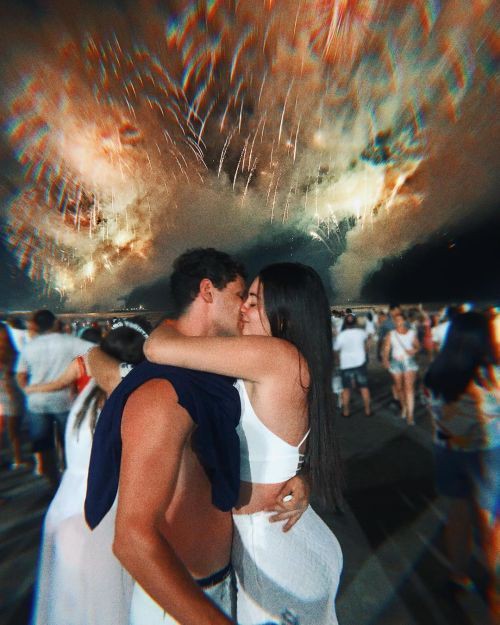 BrendhaBronx's tweet photo. A gente fica de pirraça mas quero que você saiba que eu te amo e que estou contando as horas pra você voltar pra casa e nunca mais ter que partir, te amo mais que tudo meu grandão. @phbronx 🧡 https://t.co/2oC7h3JSwW