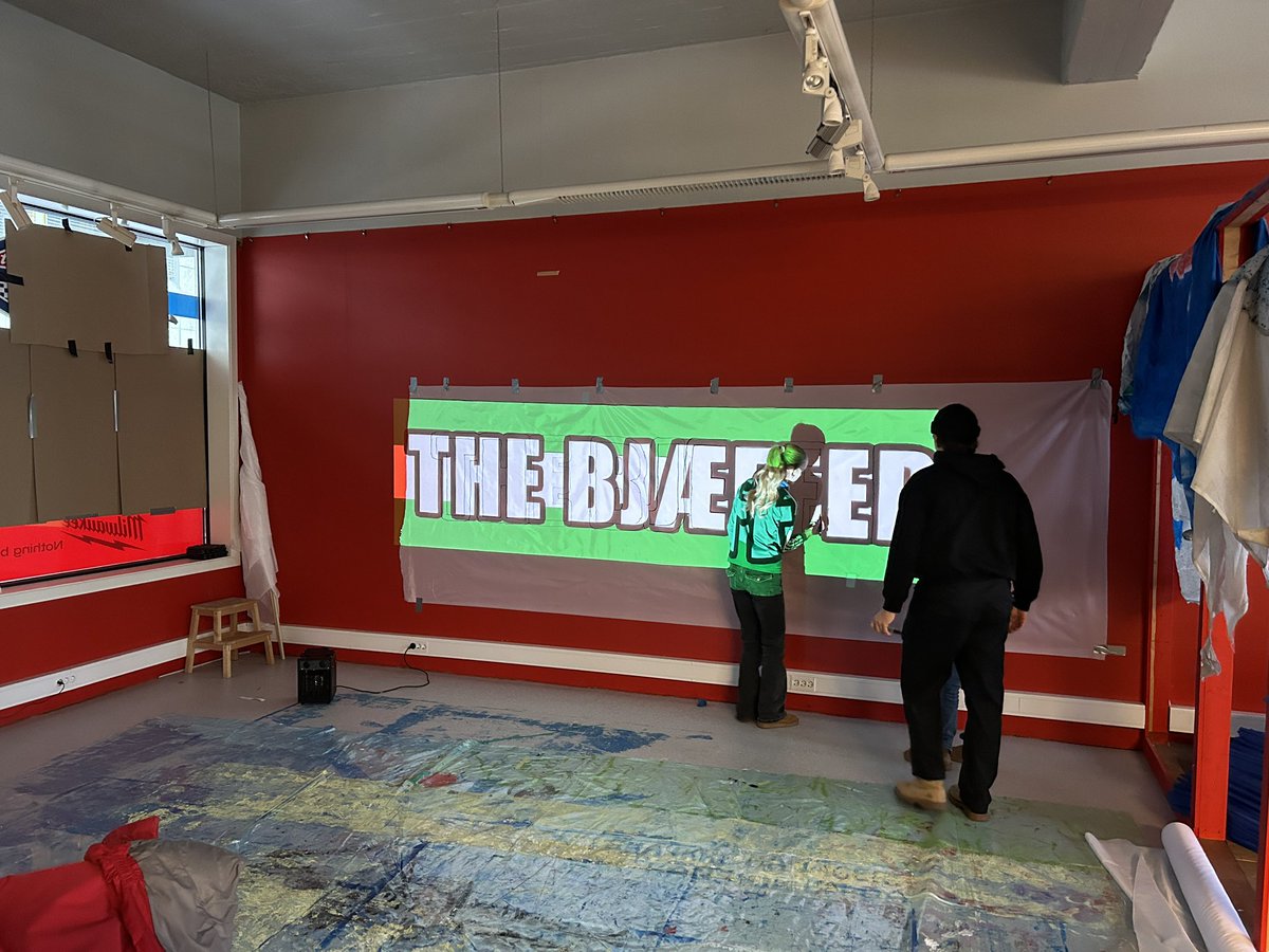 BEltervaag's tweet photo. Molde Tifo gjør det en storebror skal, tar seg av søsknene sine! 
Træffs «The Bjeffers» ble invitert inn i lokalene og fikk hjelp til å lage flagg og tifo til sesongen 2024!🥳
Støtt gjerne Molde Tifo for jobben de gjør: Vipps: 621737 støtt gjerne også The Bjeffers : Vipps 565126 https://t.co/duQu3bOGXQ