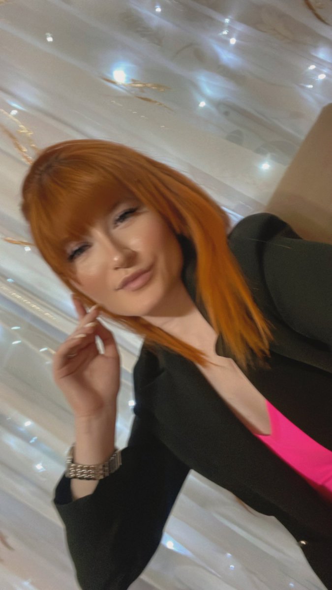 Она близко , но будто бы вдали