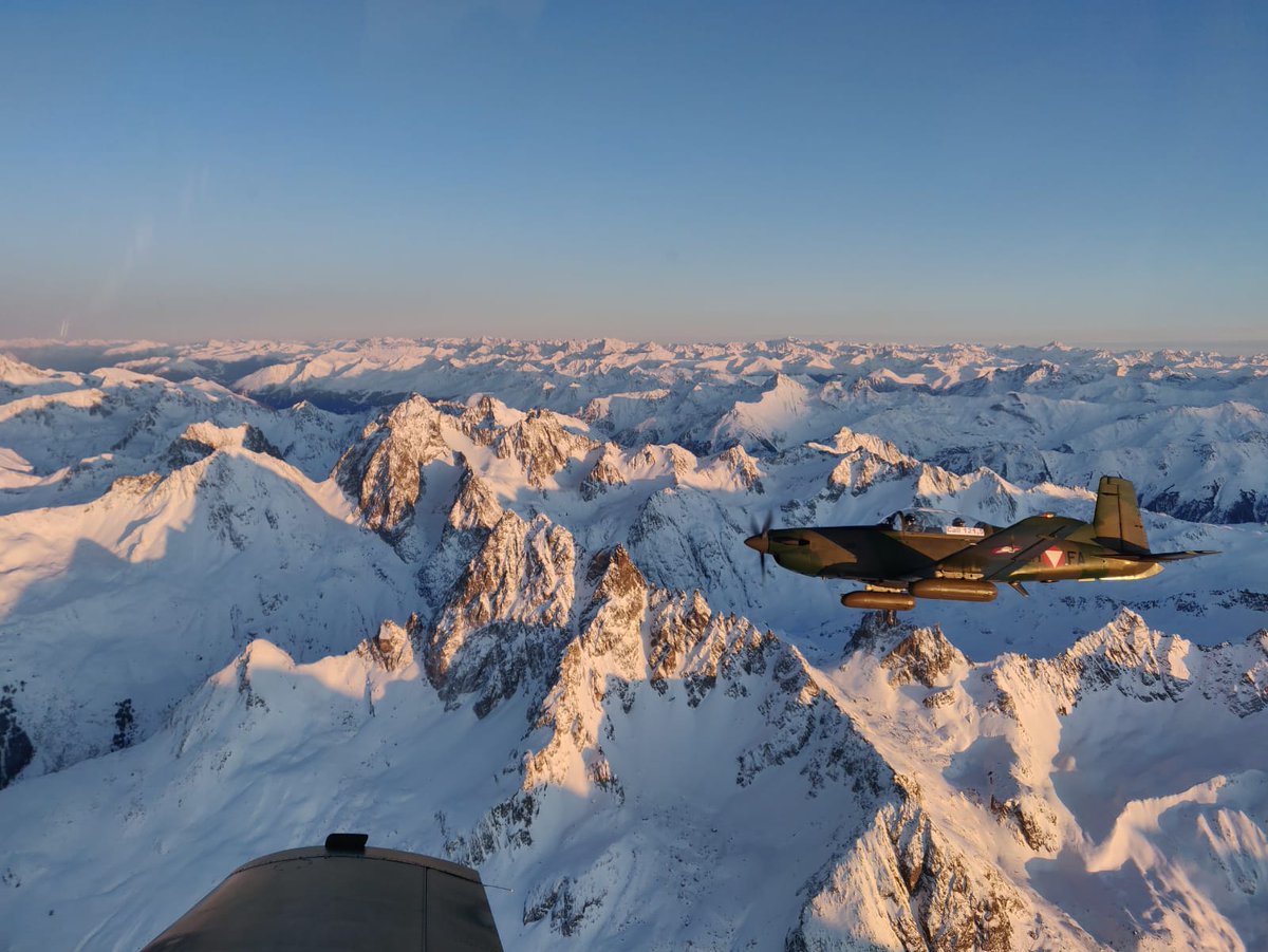 Im Zuge der Luftraumsicherungsoperation während des #WEF24 kam es heute zu 3 Verletzungen des Flugbeschränkungsverbotes. 3x wurde je 1 ziviles einmotoriges Flugzeug durch PC-7 des #Bundesheer über Nenzing, Stuben und Walsertal aus dem  Flugbeschränkungsgebiet weggewiesen.