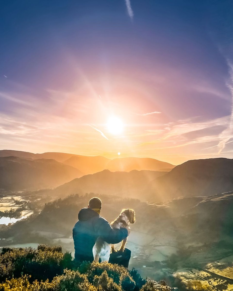 DaffodilHotel's tweet photo. It's a bit chilly out there, but #TheLakes are serving up all sorts of dreamy #winter views ❄️😍

Staying with us soon...? 🗺️ Our hand-picked #walks for all abilities are the perfect way to #explore from our door &amp; soak up the view: https://t.co/4dEGZBDlPQ

📸: (IG) neil_purcell https://t.co/CRj9pU83j2