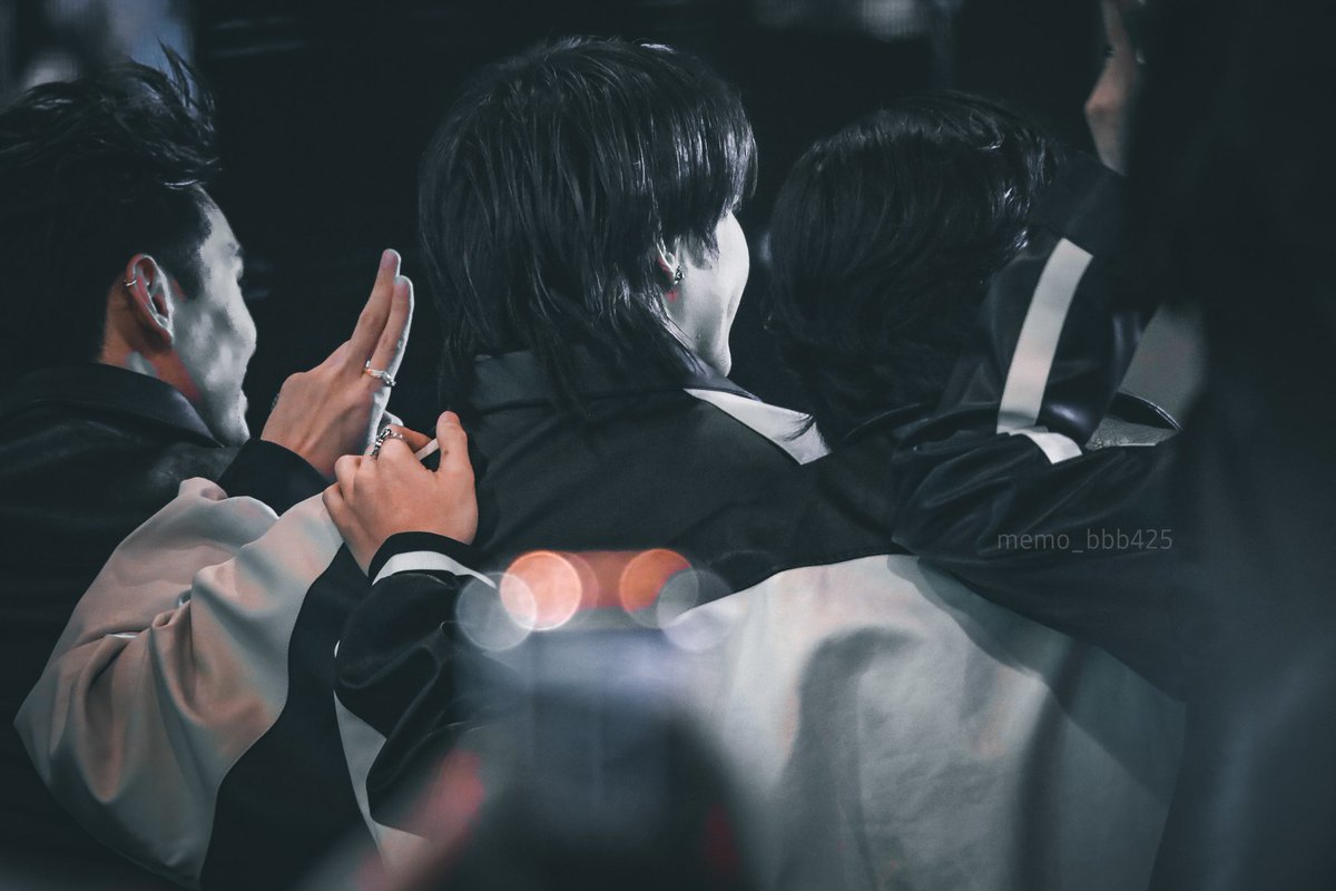 memo_bbb425's tweet photo. Always beside you 🖤💙

#BibleWichapas #BuildJakapan #ไบเบิ้ลบิว @JakeB4rever @biblesumett https://t.co/LLCOvzIZkv