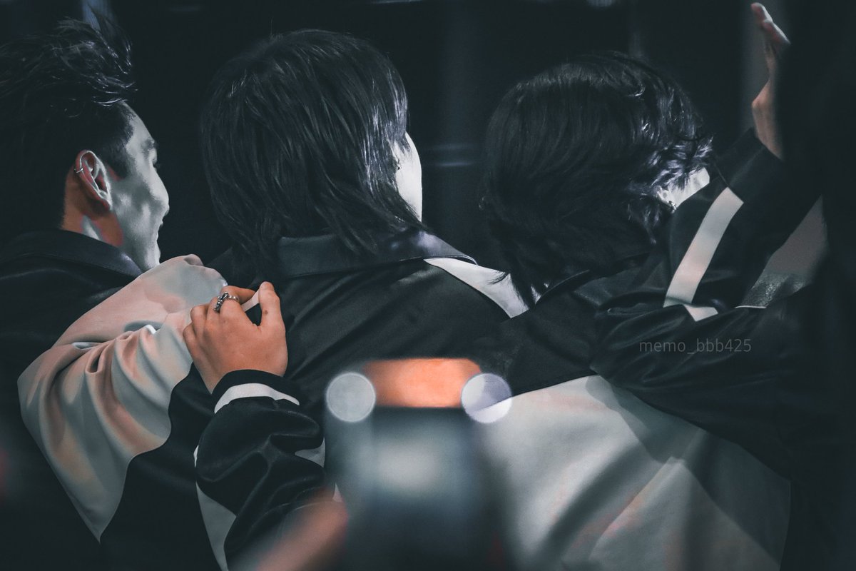 memo_bbb425's tweet photo. Always beside you 🖤💙

#BibleWichapas #BuildJakapan #ไบเบิ้ลบิว @JakeB4rever @biblesumett https://t.co/LLCOvzIZkv
