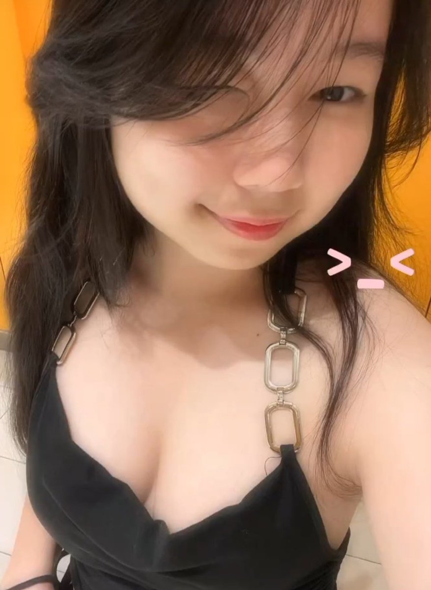 Gosh5735's tweet photo. 「 巨乳系列」
娇小玲珑童颜巨乳的小骚货 https://t.co/RgDwjcObNg
