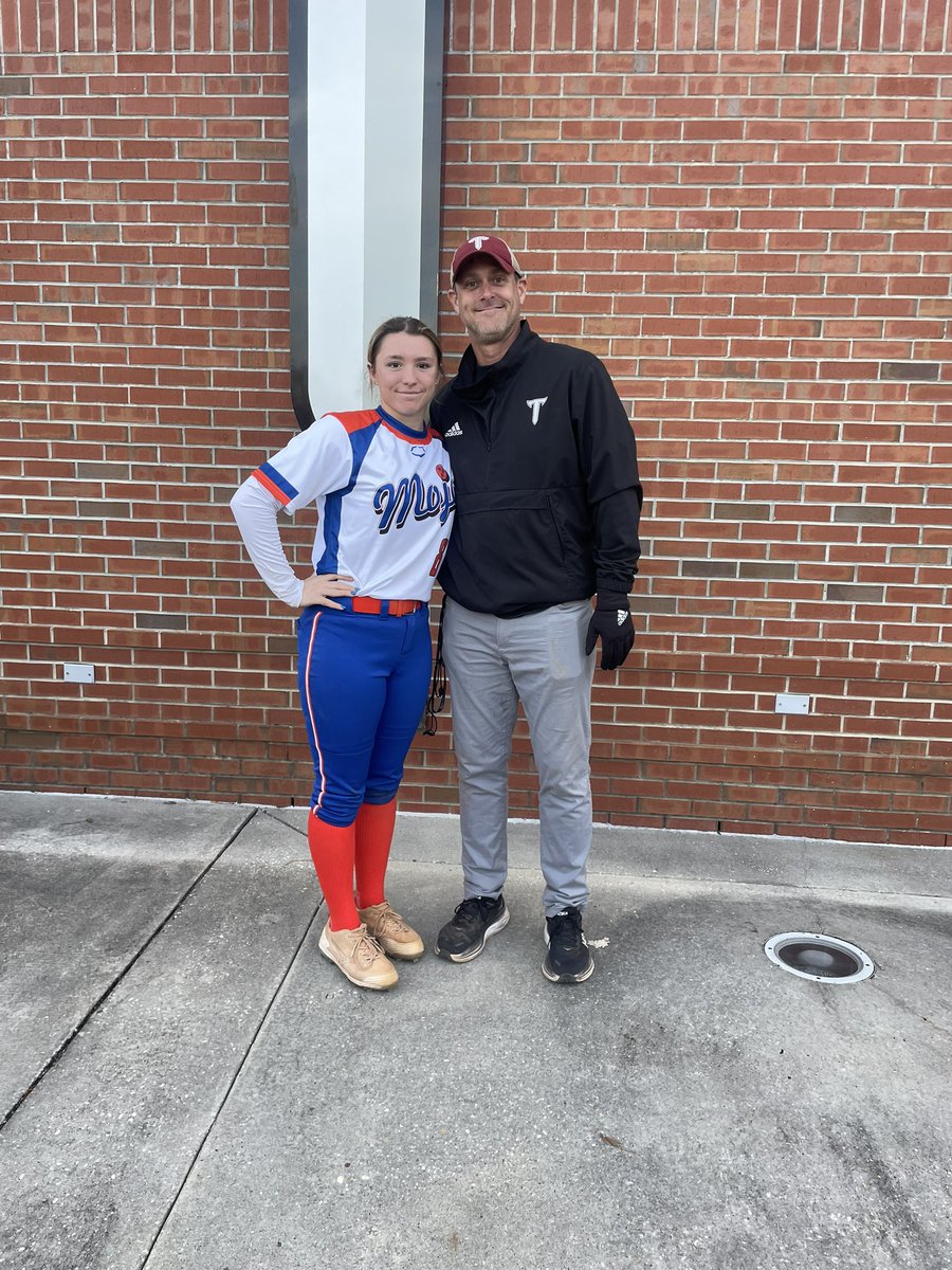 Emma Mayes tweet media