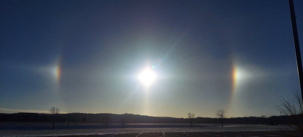 kyle_chaser76's tweet photo. A frigid sundog 🥶☀️

@NWSTwinCities #winter https://t.co/ULnVAjKRFz