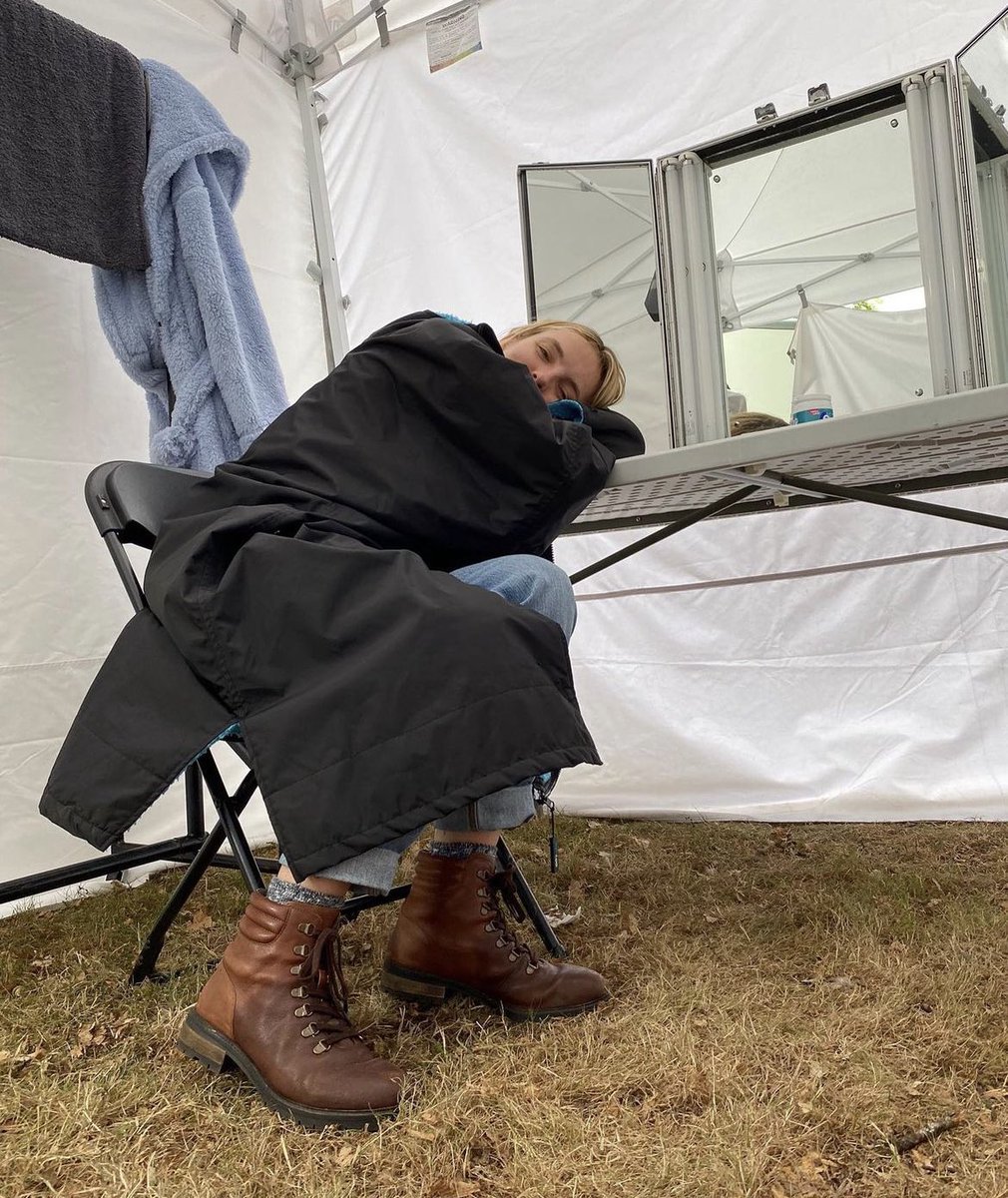 i’d give her the world, she’s my comfort person i can’t explain it