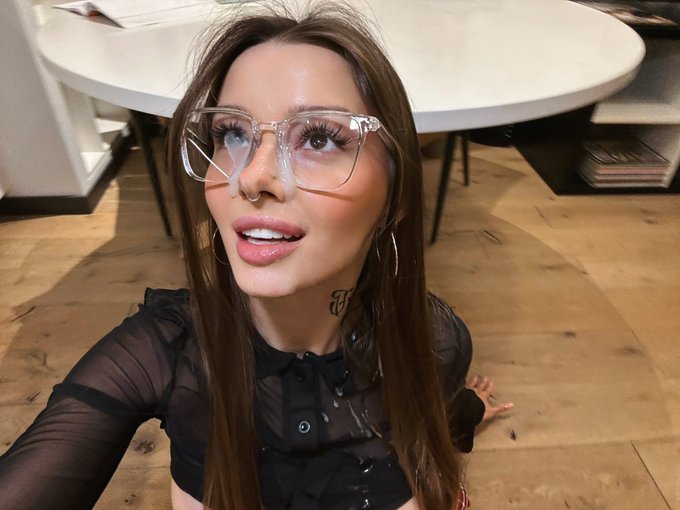 Eyes full of love🥵 https://t.co/Cckok78xU9