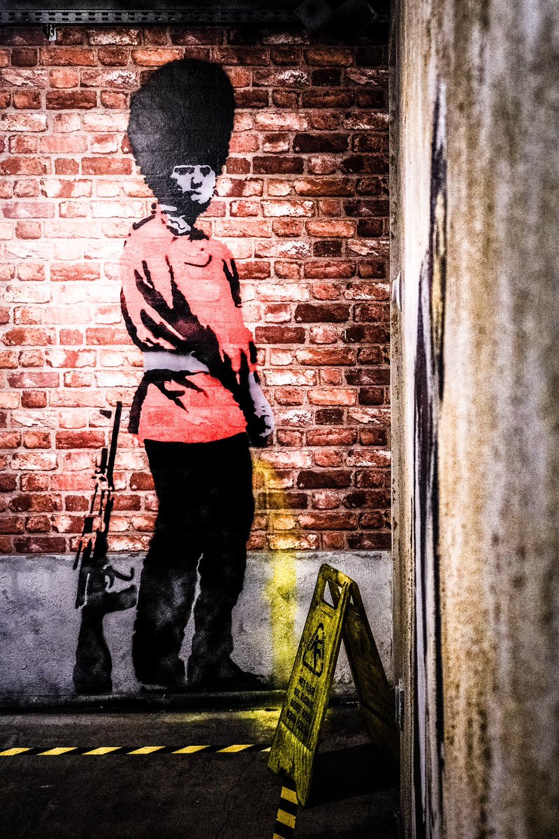 DKozniewski's tweet photo. #banksy https://t.co/OgvuFpvhRs