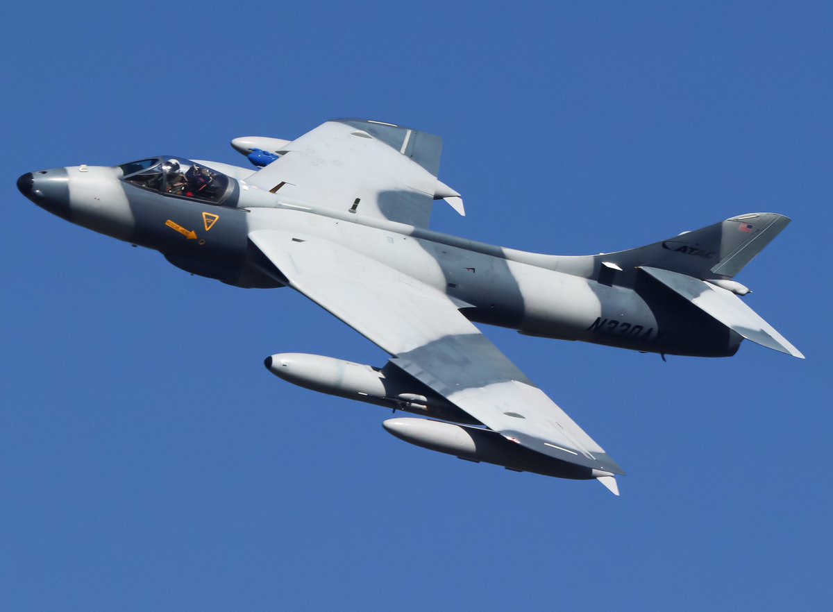 BranomJaeden's tweet image. Following a 4-Ship break, N330AX (Lead Ship) did a full throttle low pass over the runway and did an unrestricted climb and hard bank after this shot. One of the coolest things I’ve ever seen a Hunter do
•
•
Aircraft- N330AX | Hawker H. MK. 58
•
•
#aviation #hawker #aggressor