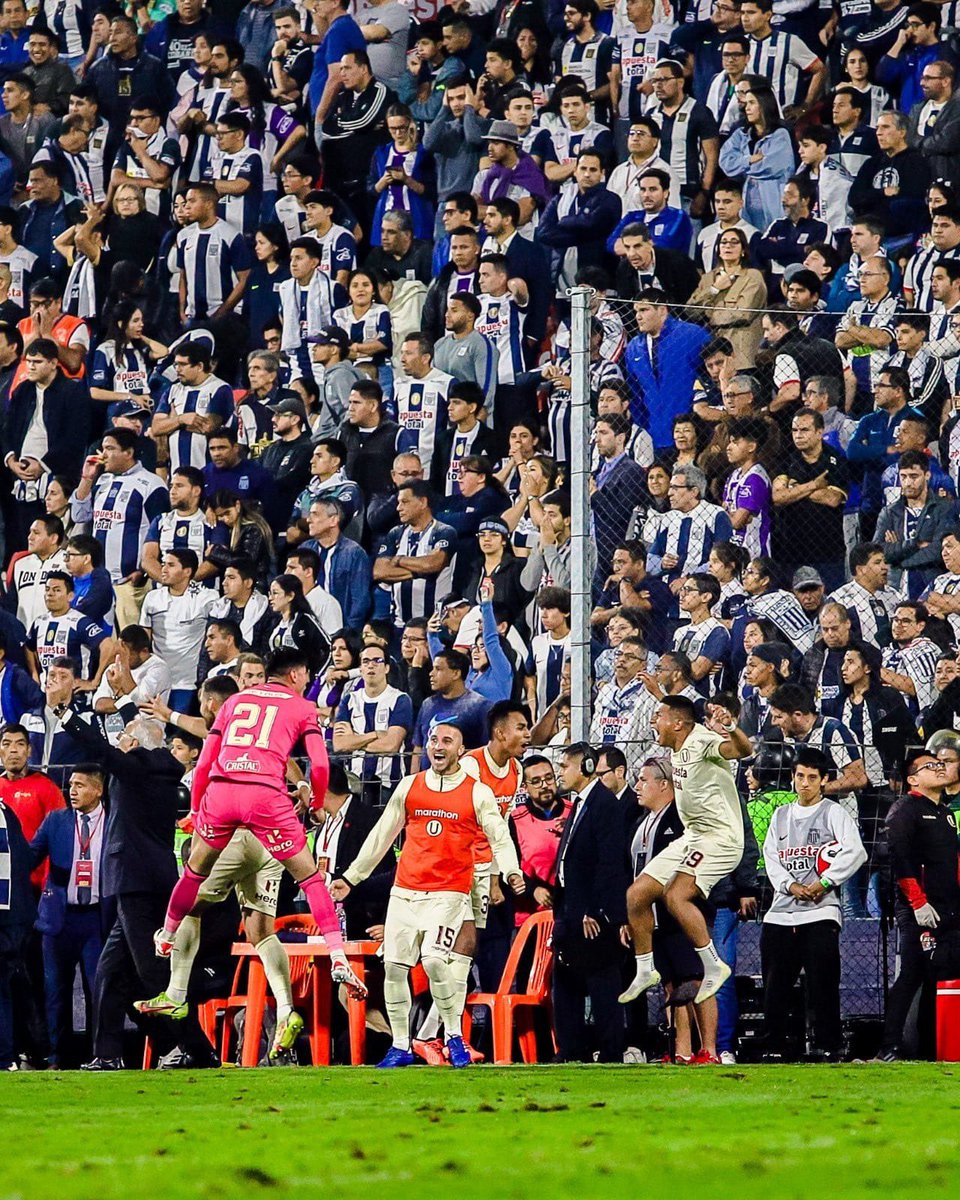 AndresEpik's tweet photo. @iAngeel Compraron la historia que iban #xeltri y salieron tristes y llorando 8/11/23 👻💡💩👻💩💩👮♀️ ¡hay niveles ! 😎✌🏻 https://t.co/IJS8SdIVlO
