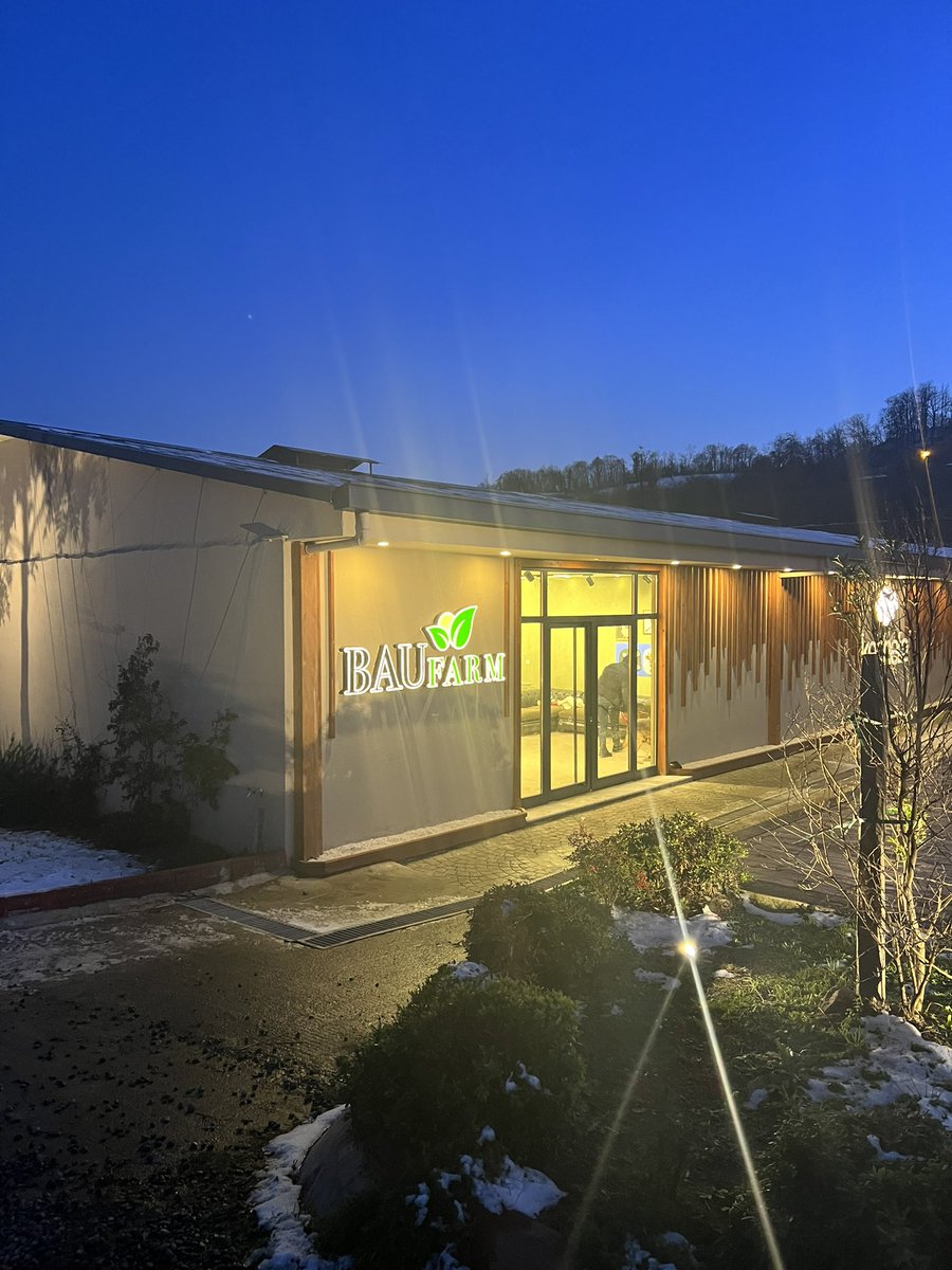 Mütevelli Heyeti Başkanımız Sn. <a href="/EnverYucel/">EnverYucel</a> ‘in katılımıyla Zifin Hotel’de gerçekleştirdiğimiz Mezunlar Derneği Çalıştayının ardından ekolojik tarım tesisi BAU Farm’ı ziyaret ettik. <a href="/HocaogluTarim/">BAUFarm</a>